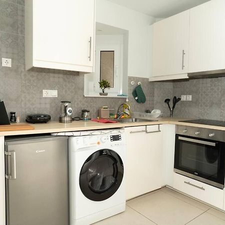 Homey Renovated 1 Bedroom Apartment In Kesariani Athen Exterior foto