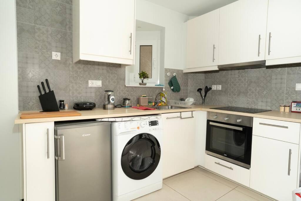 Homey Renovated 1 Bedroom Apartment In Kesariani Athen Exterior foto